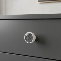 Drvena ručka knopka ARSIA / Bijela - motiv siva jela