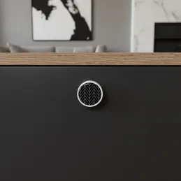 Drvena ručka knopka ARSIA / Bijela - motiv crna jela