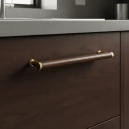 Drvena ručka SOHO / Lakirani orah - zlatna