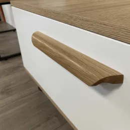 Drvena ručkica BOLZANO / Lakirani hrast