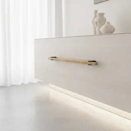 Drvena ručka ALVEA / Lakirani hrast