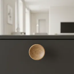 Drvena dugmasta ručka RENO / Lakirani hrast