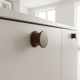 Drvena ručkica BALENCIA / Lakirani orah