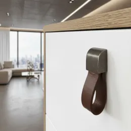 Kožnata ručka gumb LEATY / Starosrebrna - smeđa koža