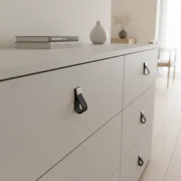 Kožna ručkica knopka DALLAS / Crna koža - aluminijski završetak