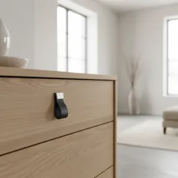 Kožna ručkica knopka DALLAS / Crna koža - aluminijski završetak