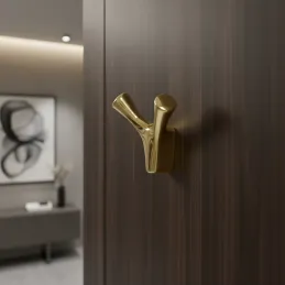 Vješalica YPSILON / Zlatno sjajna