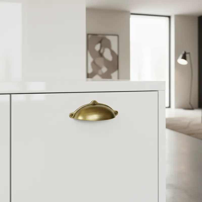 Ručka MELANIE / Sjajna mesing patina