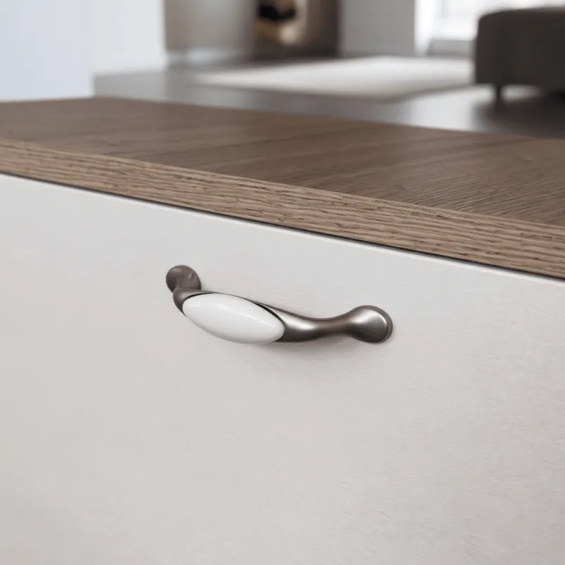 Ručka GAUDIA / Starosrebrna + vanilija porculan