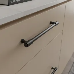 Ručka TINA / Crna mat