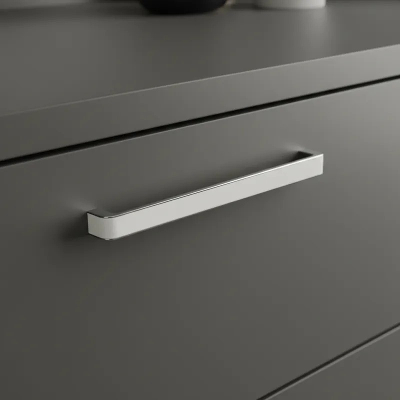 Ručka LEGRO / Bijela - sjajni krom