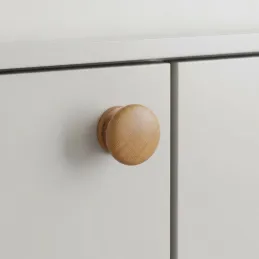 Gumb MASSIVE / Lakirani Hrast