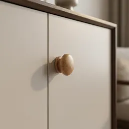 Gumb MASSIVE / Lakirani Hrast