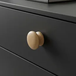 Gumb MASSIVE / Lakirani bukov