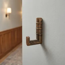 Vješalica TAU / Brušeni mesing