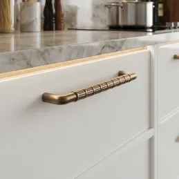 Ručka TAU / Brušeni mesing