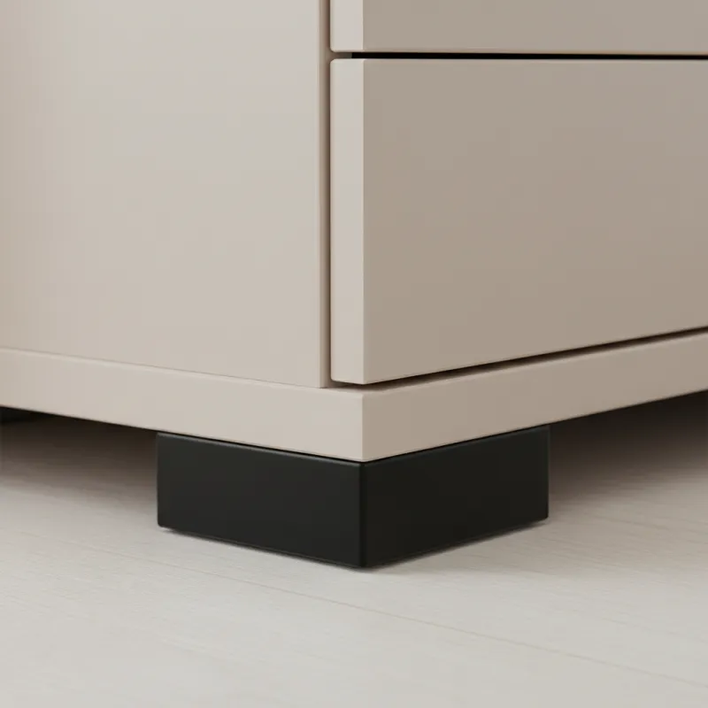 Plastična nogica 20 mm 60x60 / Crna mat