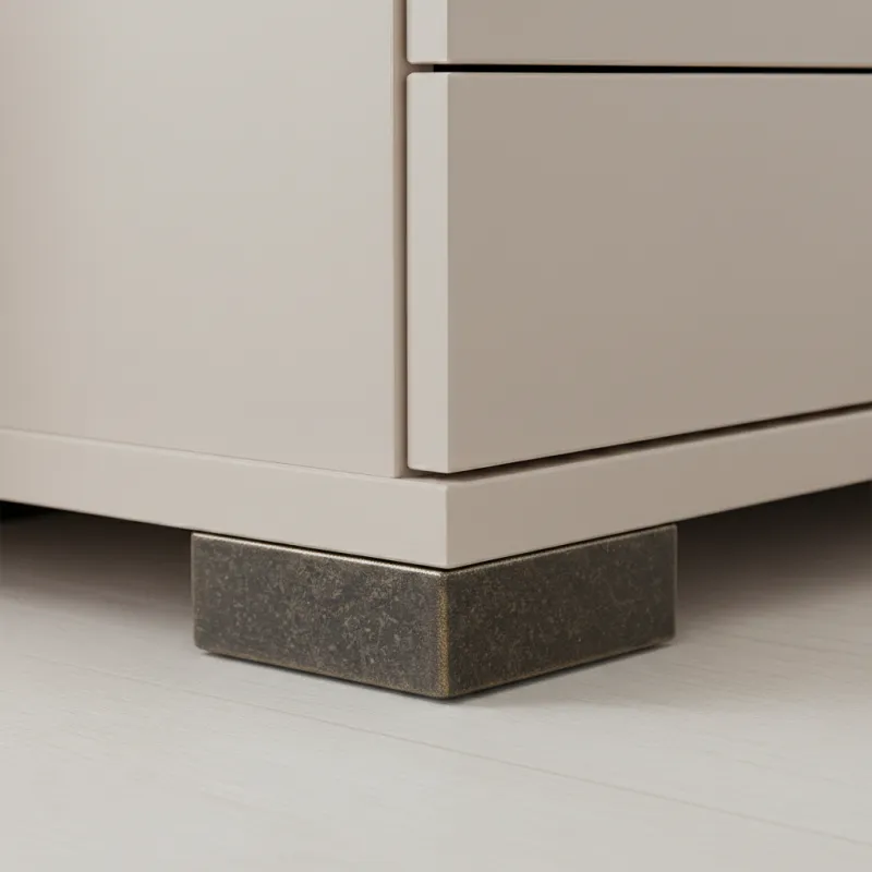 Plastična nožica 20 mm 60x60 / Mjed patina