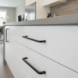 Ručka ROXAN / Crna mat