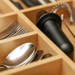 Drveni podesivi organizator za pribor UNIVERS do dubine 500 mm / Bukva