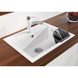 Kutna plastična posuda za kapanje / crna