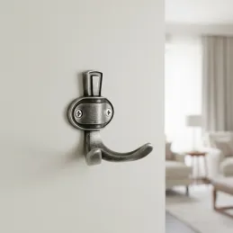 Rustikalna vješalica VATERLO / Staro srebrna