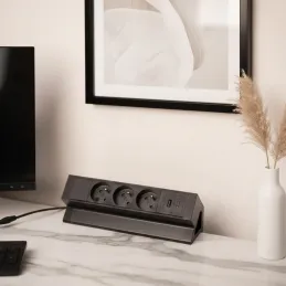 Interijerna stolna utičnica DESK 3x230V + 2xUSB punjenje / Crna mat