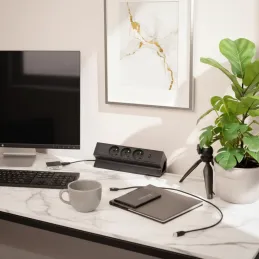 Interijerna stolna utičnica DESK 3x230V + 2xUSB punjenje / Crna mat