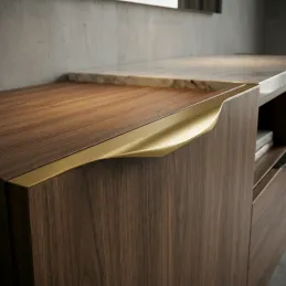 Ručka za rub vrata VULCANO / Brušena mjed