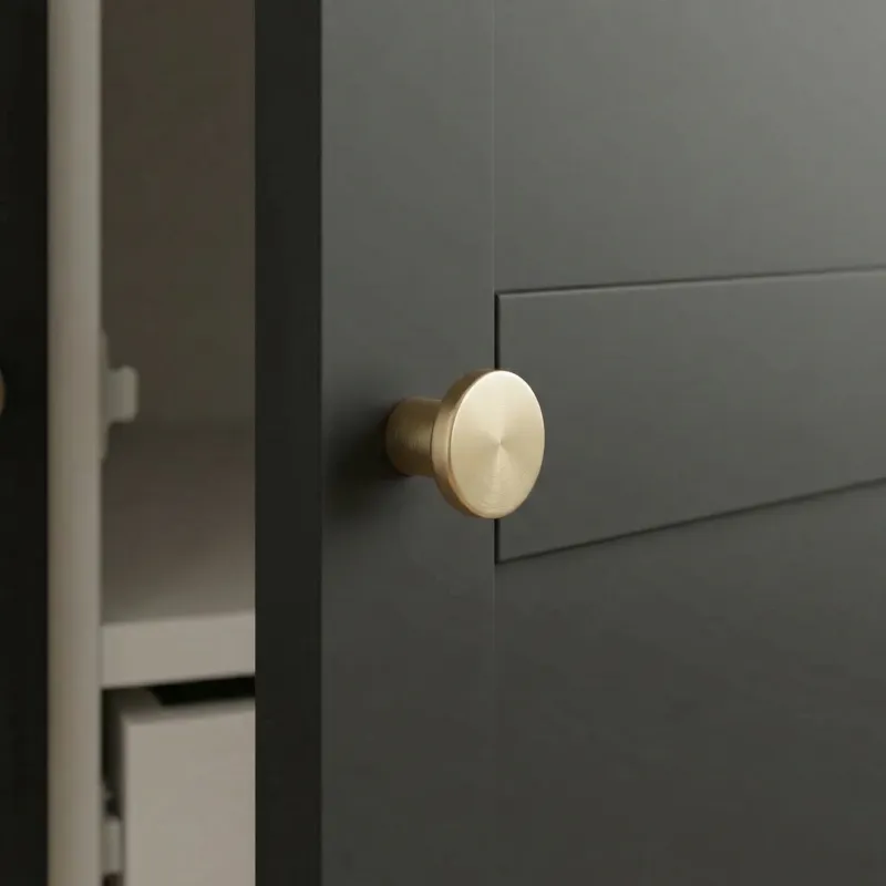 Ručka knopka VITRA / Brušeno zlato