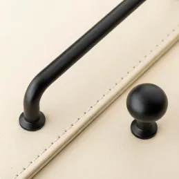 Ručka knopka KAREN / Crna mat