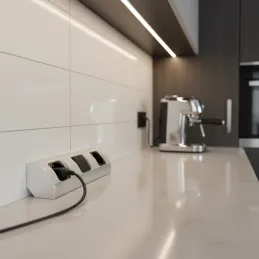 Unutarnja kutna utičnica CORNER SCHUKO 2x 230V s prekidačem / Aluminij
