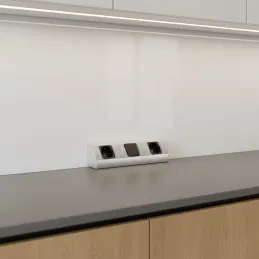 Unutarnja kutna utičnica CORNER SCHUKO 2x 230V s prekidačem / Aluminij