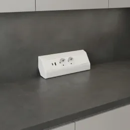Unutarnja utičnica CORNER SCHUKO 2x 230V + USB A-C / Bijela mat