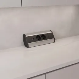 Unutarnja kutna utičnica CORNER SCHUKO 2x 230V + USB A-C / Nehrđajući čelik