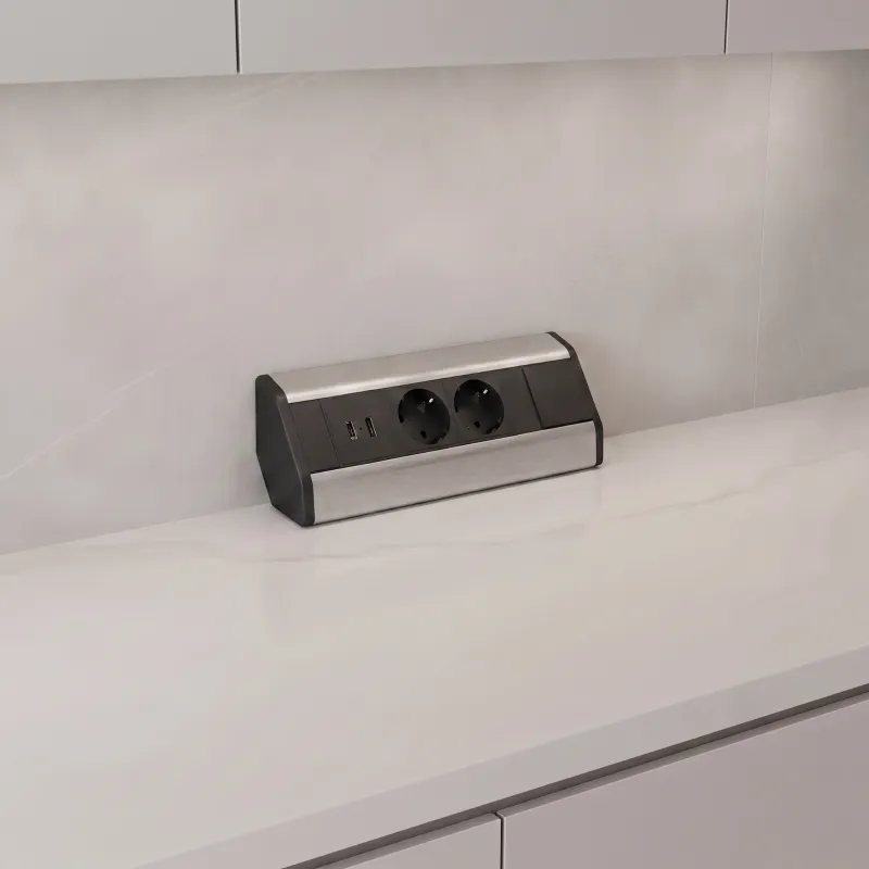 Unutarnja kutna utičnica CORNER SCHUKO 2x 230V + USB A-C / Nehrđajući čelik
