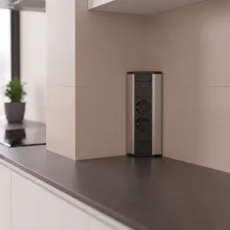 Unutarnja kutna utičnica CORNER SCHUKO 2x 230V + USB A-C / Nehrđajući čelik