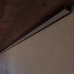 Kutna aluminijska letvica ZARIA za LED rasvjetu s mliječnim poklopcem / Crna mat
