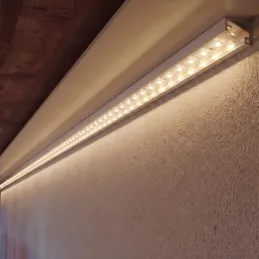 Kutna aluminijska letvica ZARIA za LED rasvjetu s prozirnim poklopcem / Bijela mat