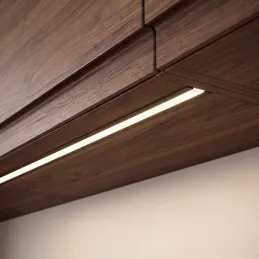 Zatvorna aluminijska letvica ZARIA za LED rasvjetu s mliječnim pokrovom / Crna mat