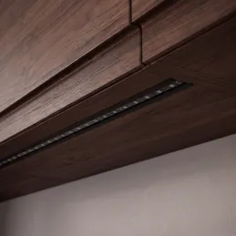 Zatvorena aluminijska letvica ZARIA za LED rasvjetu s prozirnim pokrovom / Crna mat