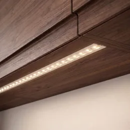 Zatvorna aluminijska letvica ZARIA za LED rasvjetu s prozirnim pokrovom / Bijela mat