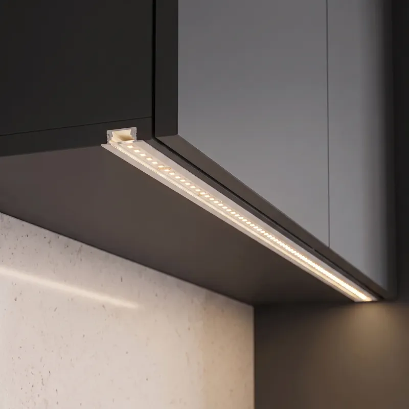 Zatvorna aluminijska letvica ZARIA za LED rasvjetu s prozirnim pokrovom / Bijela mat