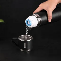 Nehrđajuća termosica s čašom THERMIO 500ml / Crna