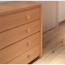 Gumb MASSIVE / Lakirani bor