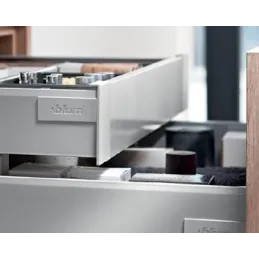 Prednji dio za unutarnje strane ladice "M" / Siva