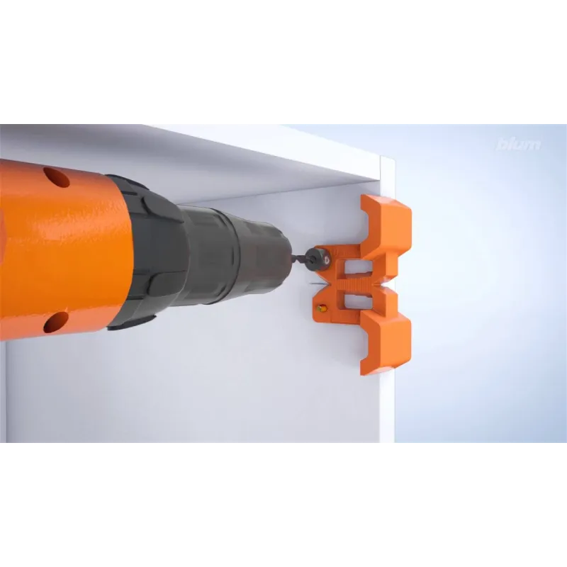 Predložak za bušenje bočnih otvora na podloškama za šarke