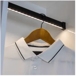 SLIM vješalica za LED traku s pokrovom / Crna
